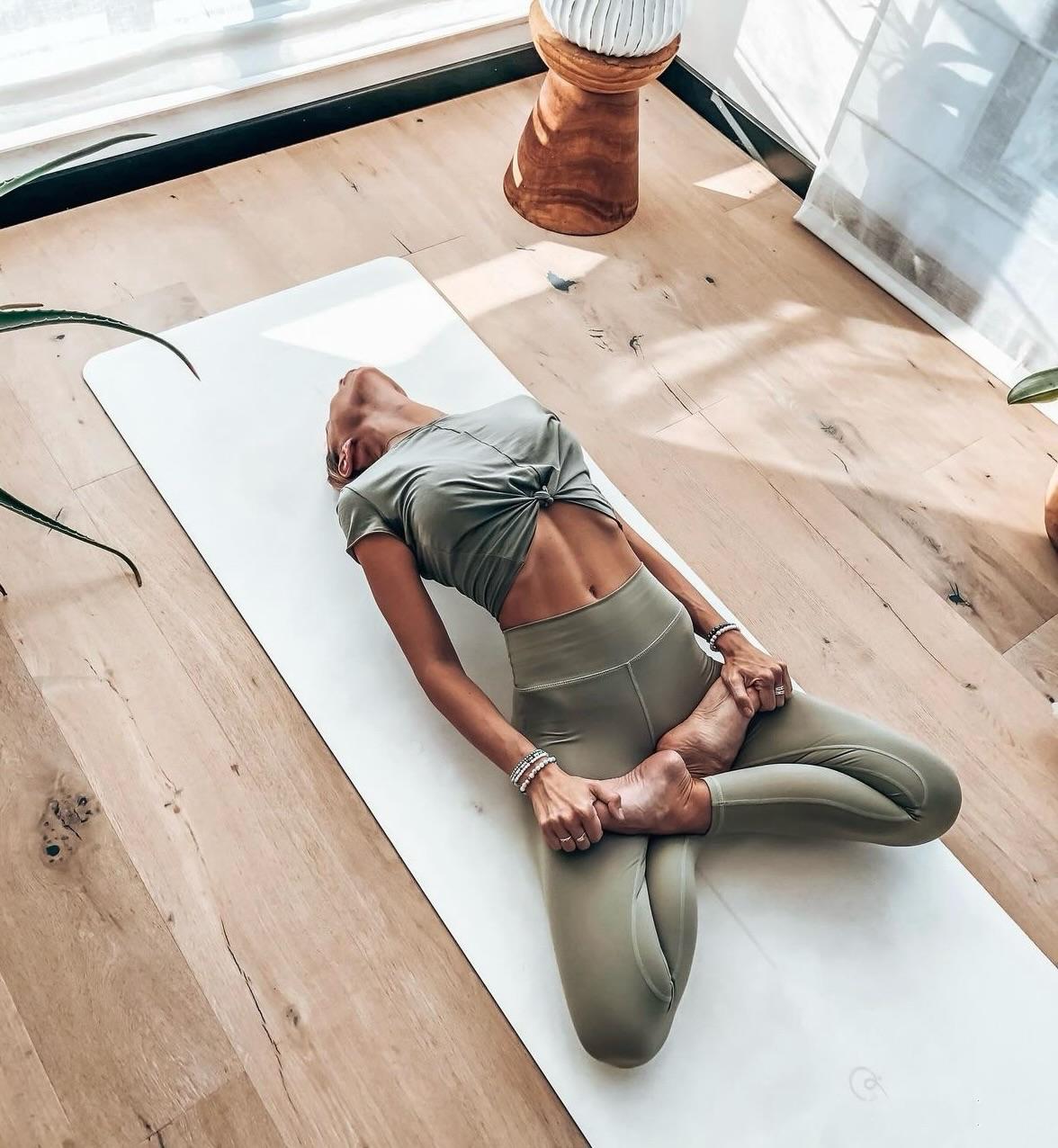 Julia — Movement and body awareness in the J-Vibe Method